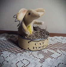 primitive farmhouse handmade cloth house mouse doll mice Cat food folk art