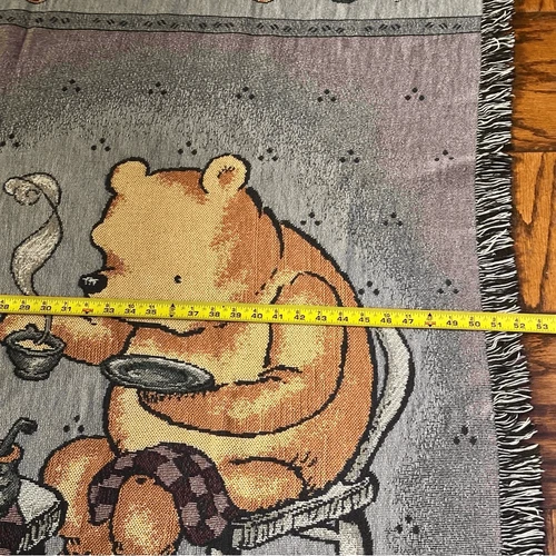 Disney Classic Winnie the Pooh & Piglet Throw woven Blanket