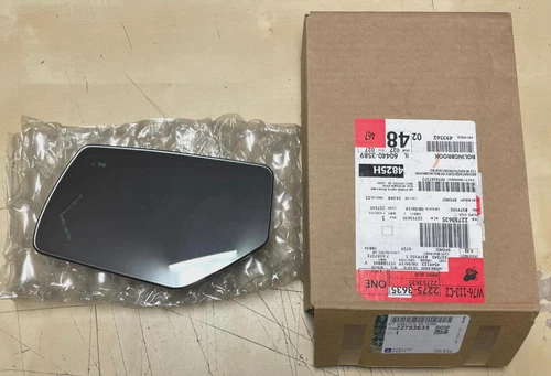 NOS GM Genuine OEM 22753635 Driver Side Door Mirror Glass