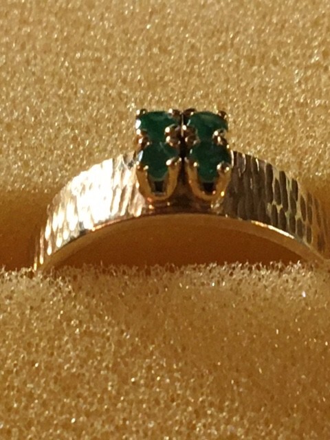 Ring 14k Yellow Gold with four Columbian Emeralds… - image 7