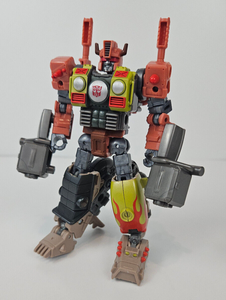 Transformers Legacy Evolution Deluxe Junkion Crashbar