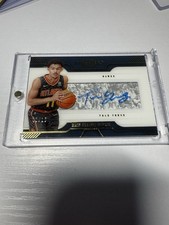 2018-19 Panini Dominion - Main Exhibit Rookie Autographs Trae Young #MR-TYG Gold