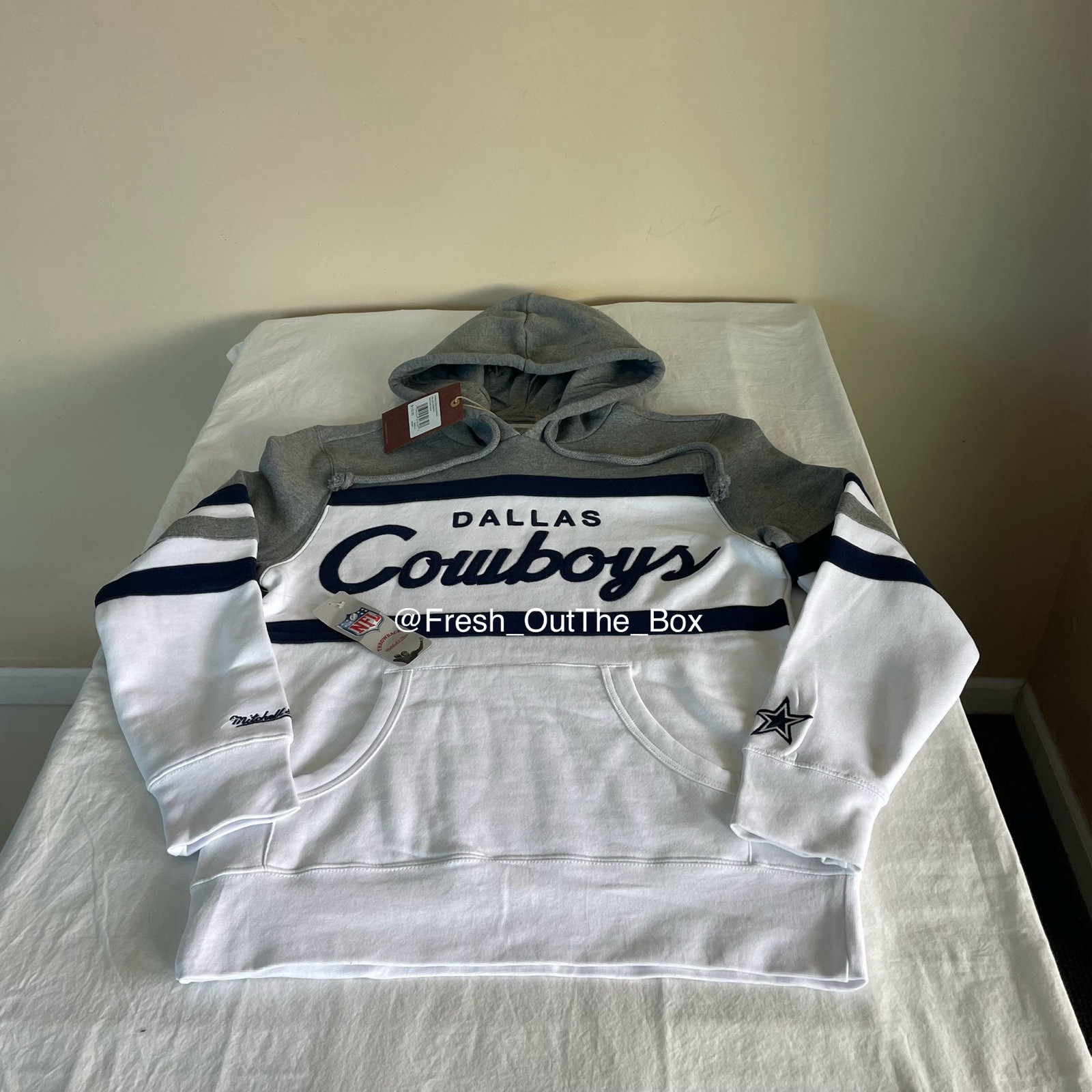 Mens Mitchell & Ness Dallas Cowboys NFL Head Coach Hoodie thumbnail 2