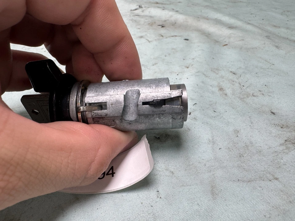 89-02 Chevrolet Camaro Corvette Pontiac GM cilindro de bloqueo de encendido Foto 4 de 4