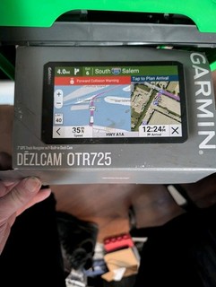 Garmin DEZLCam OTR725 7" Truck GPS 010 02927 00