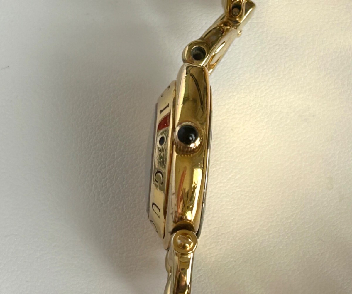GUCCI 6400L Quartz Gold Swiss Made Black Dial Womens Watch GUCCI 6400L Quartz Gold Swiss Made Black Dial Womens Watch