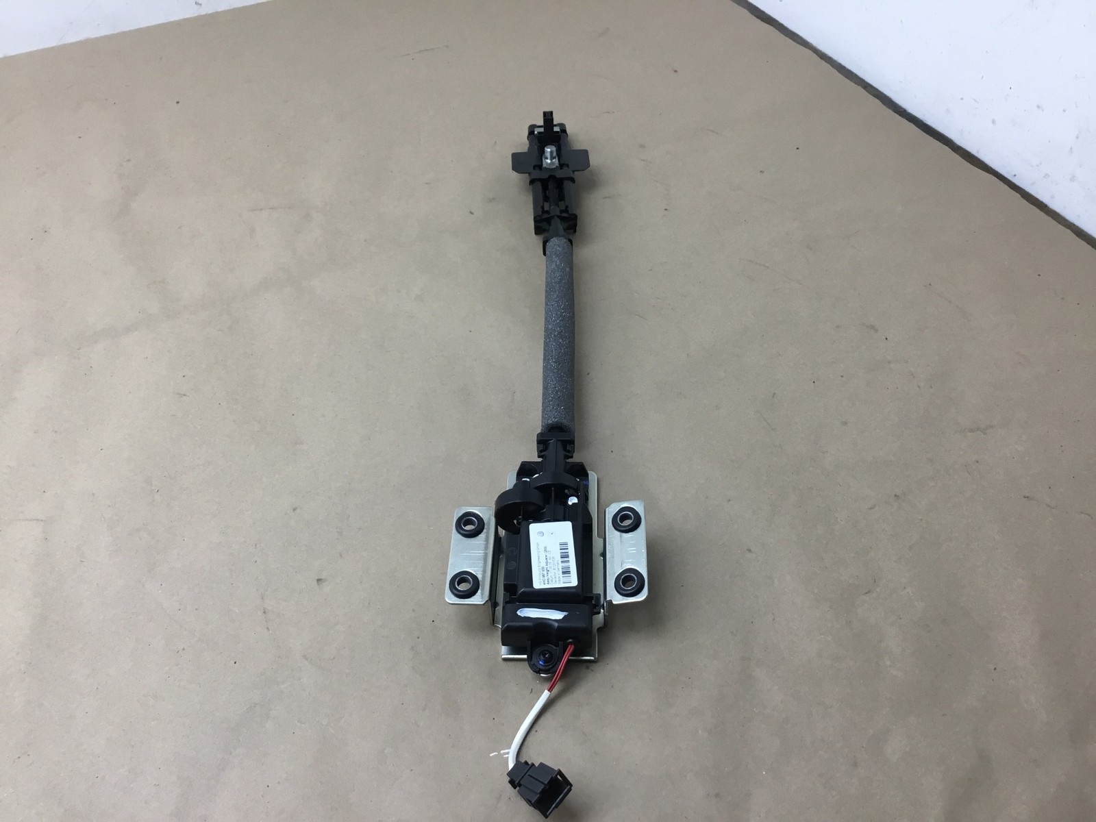 Bentley Bentayga 2019 V8 Front Left Seat Belt Height Adjuster Motor 16-20 :M
