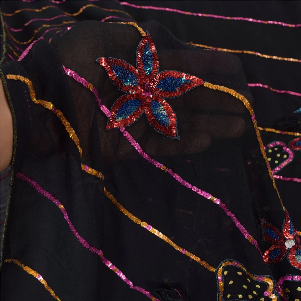Saris negros de colección Sánskriti seda pura cuentas de mano lentejuelas sari tela artesanal de 6 yardas Foto 2 de 4