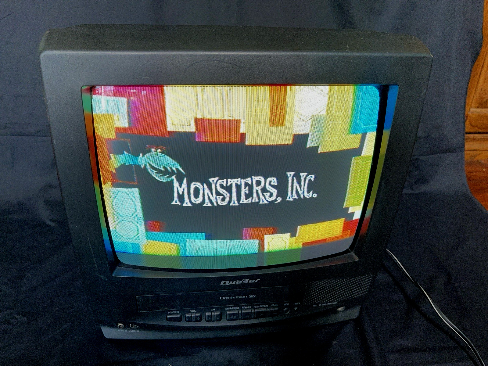 Quasar  VV1300 13&rdquo; Inch CRT TV VCR Combo [tested]