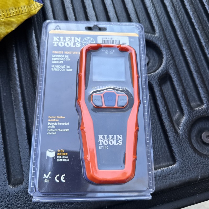 Klein Tools Pinless Moisture Meter ET140 NEW/SEALED