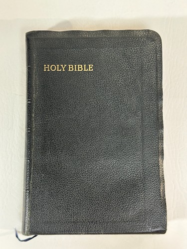 Bibles Christian books - Picture 56 of 87