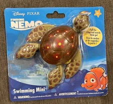 Swimways Disney Pixar Finding Nemo Swimming Mini Pool / Bath Toy Squirt Turtle