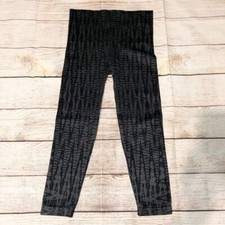 Spanx  Look at Me Now  Seamless Geometric Grey Leggings