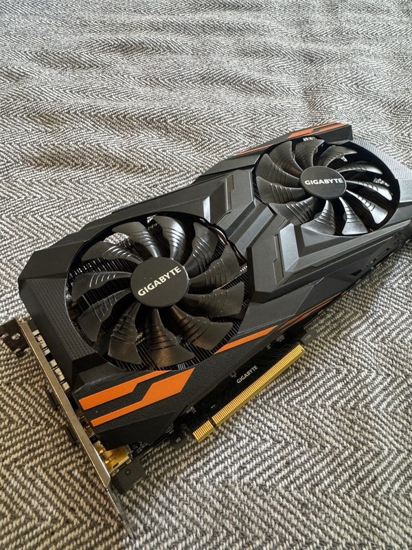 Gigabyte AMD Radeon RX Vega 56 Gaming OC (8GB) Graphics Card GPU - Used Working