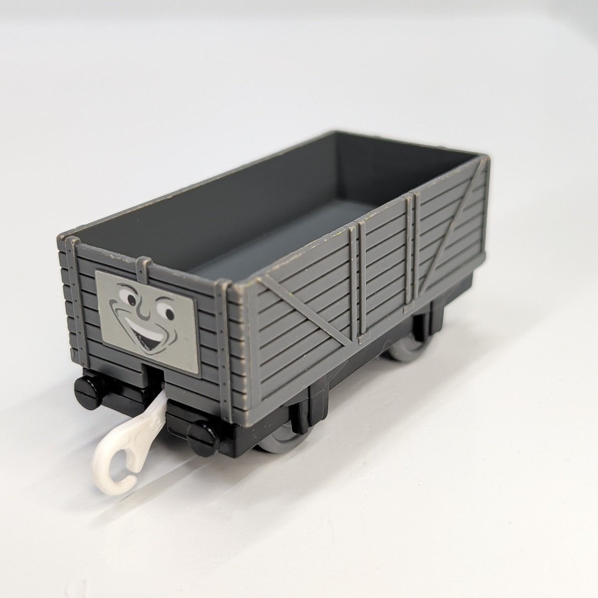 2002 TOMY Thomas Trackmaster Happy Face Troublesome Truck Tender