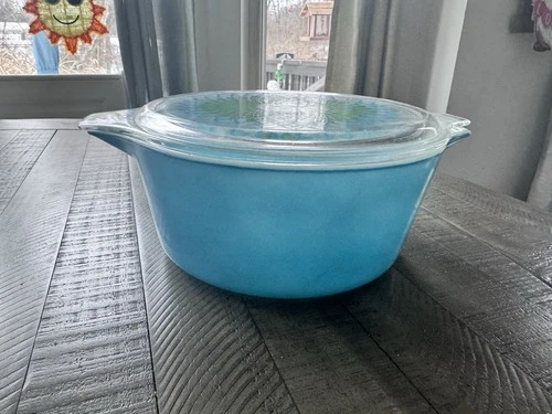 PYREX Blue Glass Bowl with Geometric Flower Pattern and Lid, MPN 475-C