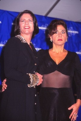 Dia Kathy Najimi & Mo Gaffney 02.12.1995 Slide 35mm T37-11-3-3