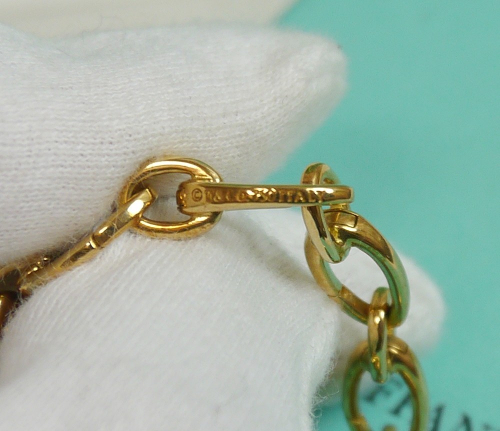 Authentic Tiffany & Co. clasp link bracelet 750 K18 Yellow Gold