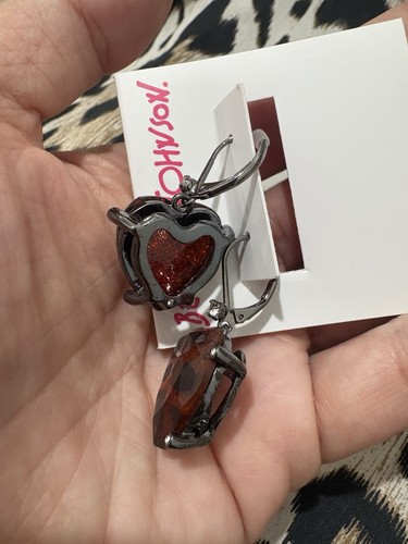 Betsey Johnson Glampire Red Glitter Lucite Leopard Heart Animal Print Earrings - Picture 3 of 3