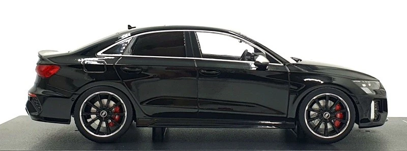IXO Modelos Escala 1/18 Diecast 18003 - Audi RS3 2022 Limusina - Negro Foto 3 de 4
