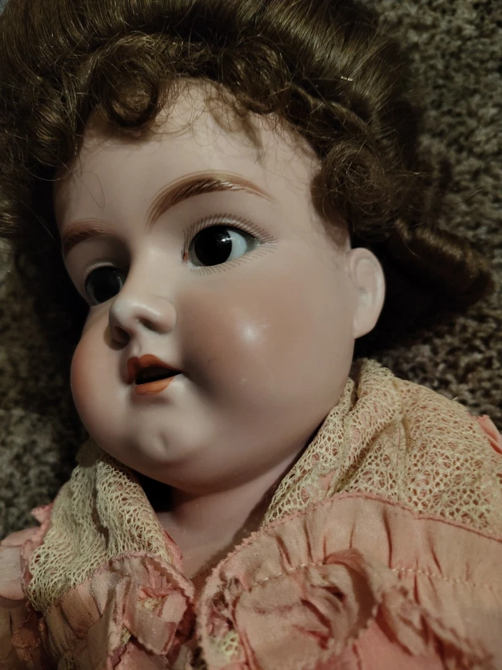 Antigua cabeza de hombro A.M. -7- Profundidad AM #370 con cuerpo/vestido Alemania principios de 1900 Foto 3 de 4