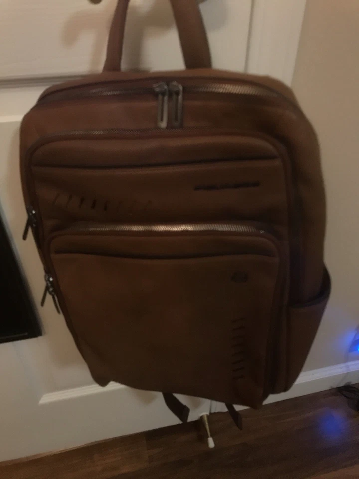 PIQUADRO Mochila de Cuero Marrón Cuero de Becerro Logo Mochila y Bolso para Laptop Foto 4 de 4