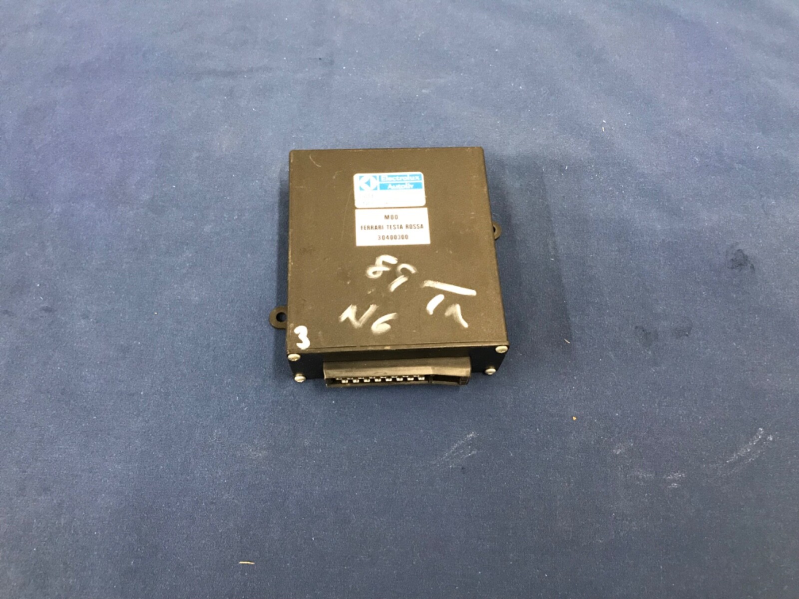 1989 Ferrari testarossa seatbelt ECU 30400300