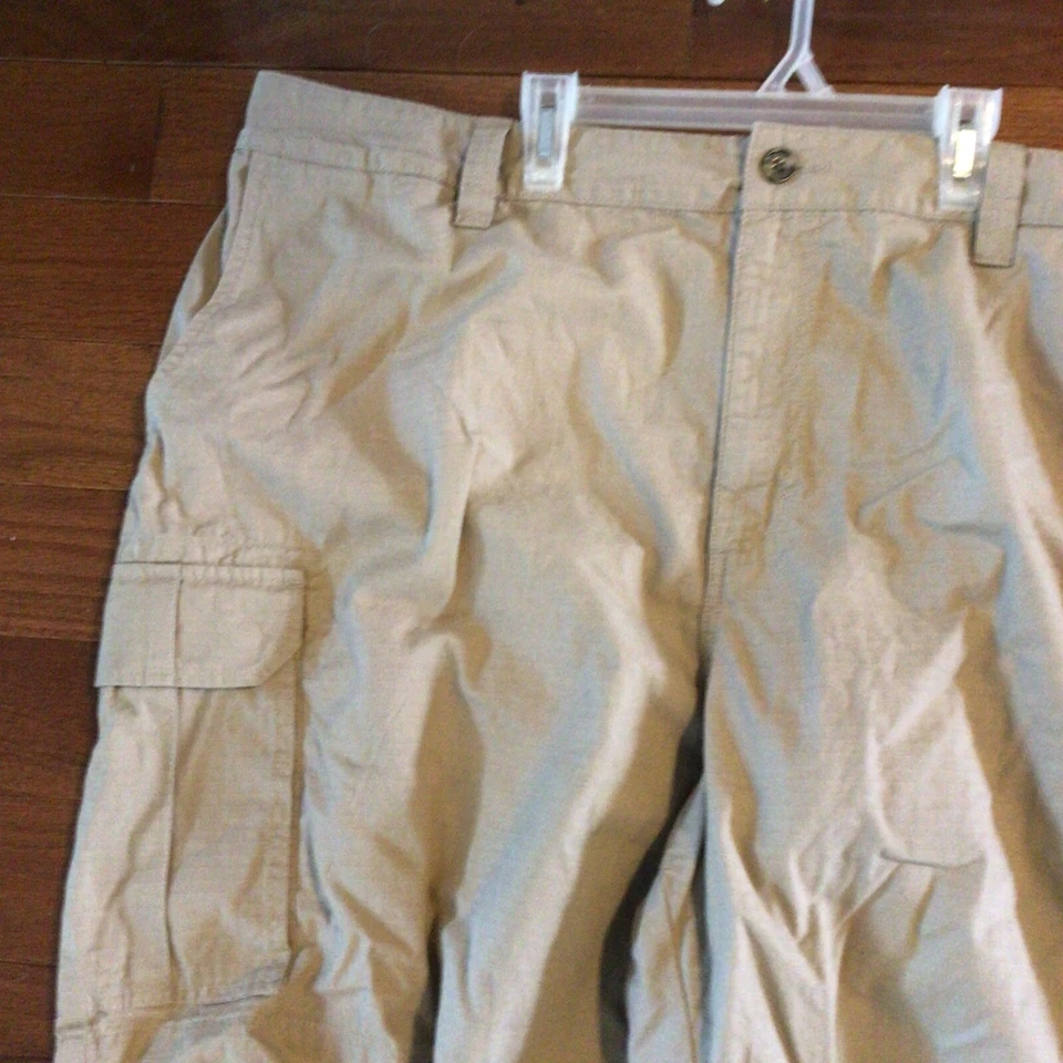 PANTALONES CORTOS HOMBRE SADDLEBRED CARGO BEIGE TALLA 48 ENTREPIERNA 9” Foto 3 de 4