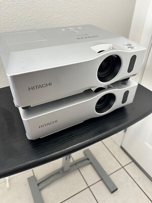 Hitachi CP-X401 LCD Projector