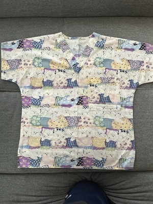 S.C.R.U.B.S. Women's Scrub Top Kitten Pattern Size Small V-Neck Short Sleeve