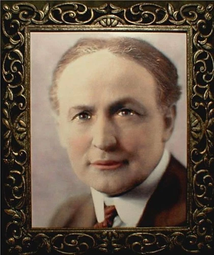 Haunted Harry Houdini Photo the "EYES FOLLOW YOU" Magic