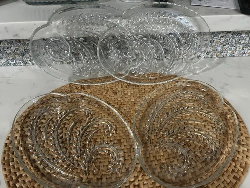 Set Of 4 Vintage Federal Glass Homestead Wheat Luncheon Plates only