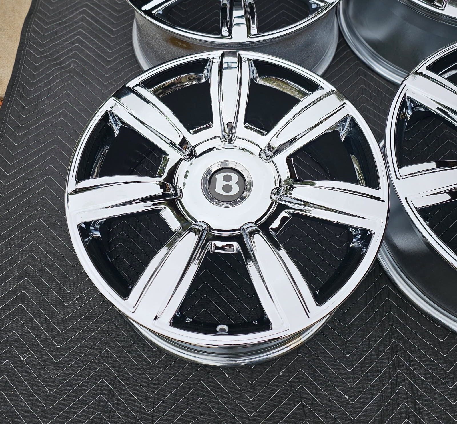 20" NEWLY CHROMED OEM ORIGINAL FACTORY BENTLEY MULLINER FORGED WHEELS RIMS.