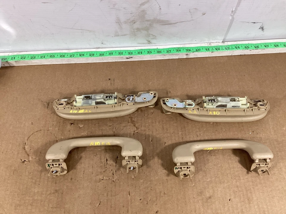 Juego de manijas de agarre de techo Mercedes-Benz GL450 GL550 ML450 2007-2012 1648100654 OEM. Foto 3 de 4