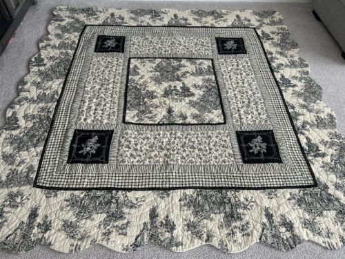 Waverly Toile Queen Quilt