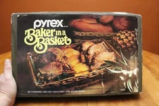 Pyrex 2330 Baker in a Basket 3-Qt. 233-N Utility Dish in Woven Basket IOB