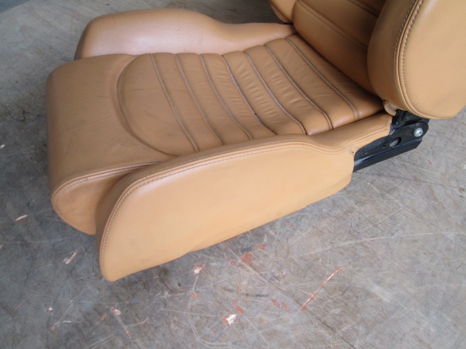 Ferrari 360 - RH / Passenger Seat - Beige 4208