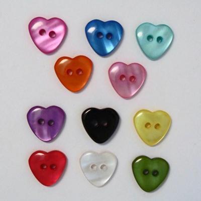 Lot De 10 Boutons Cœur 13mm Multicolores - Résine, Fantaisie, Fabriqué En France