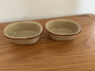 STONEWARE INDIVIDUAL OVAL PIE DISHES X 2