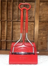 Dulton Metal Sea Foam Red Mini Size Dust Pan & Broom Set with Smiley Face