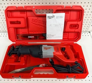 MILWAUKEE 6519 30 SAWZALL RECIPROCATING SAW W/ HARD CASE & BLADES WORKS GREAT