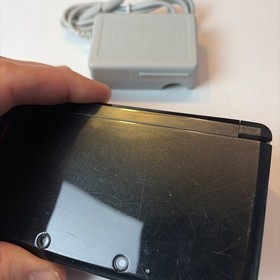 Nintendo 3DS Handheld Video Game Console Black CTR-001 (USA) W Charger US Model