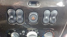 Lève vitre Dacia DUSTER