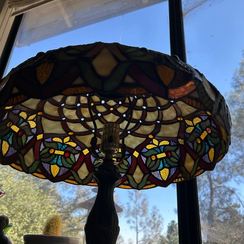 Vintage 16" Wide Stained Glass lamp shade & lamp Tiffany style - Picture 10 of 11
