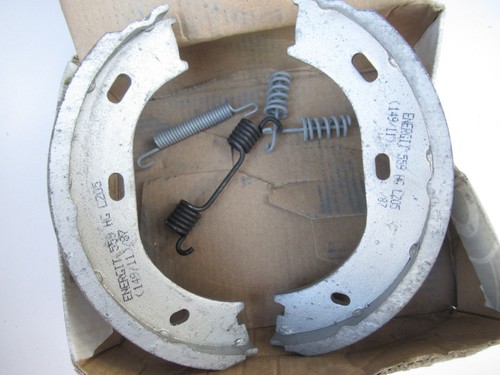 NEW Mercedes 220 / 220D / 220 SE / 230 SL / 240 D E Brake Shoes - Picture 2 of 4
