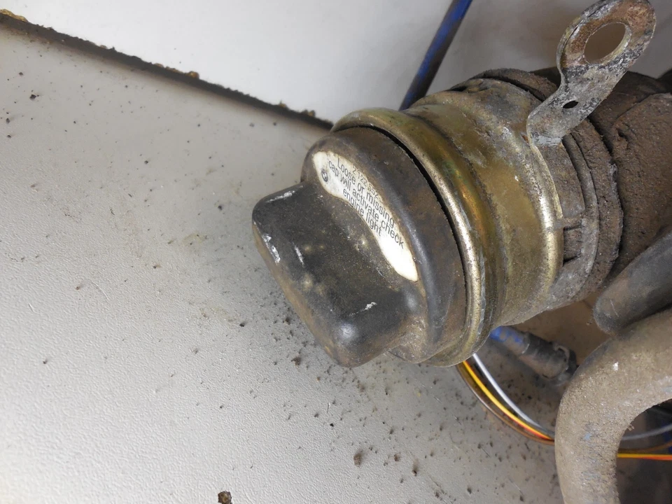 92-99 BMW E36 M3 топливный бак наполнитель горловины шланг трубы с канистрой 1180385 328i - Изображение 2 из 4