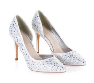 monsoon wedding shoes