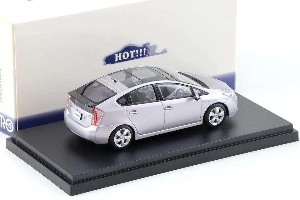 1:43 Ebbro Toyota Prius Moonroof Luce Purple Mica Metallico 2012 - Immagine 2 di 3