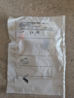 Ifm Electronic IG0233 Induktiver Sensor M18 20-250V