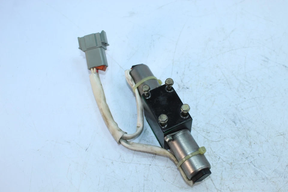 Conjunto de válvula solenoide Can-Am Spyder RT-S Roadster SE5 2010-2013 420656635 Foto 2 de 4